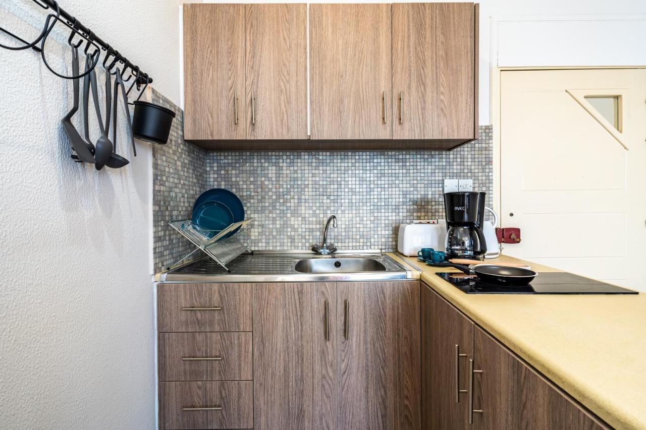 Whispering Palms 1-Br Apt By Finikoudes Beach Larnaca Luaran gambar